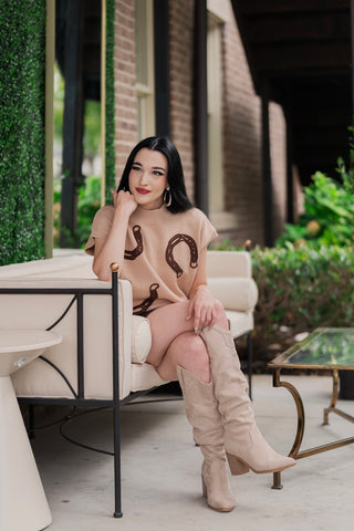 Gilded Horseshoe Sweater - barndoorboutiquetn