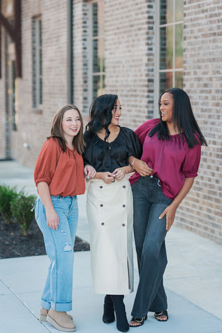 Out of the Loop Blouse - barndoorboutiquetn