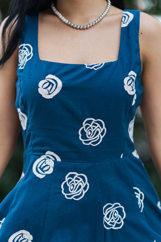 Indigo Bloom Midi Dress - barndoorboutiquetn