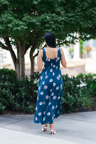 Indigo Bloom Midi Dress - barndoorboutiquetn