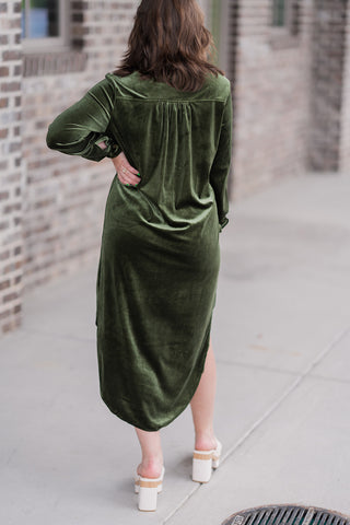 Verdant Velvet Midi Dress - barndoorboutiquetn