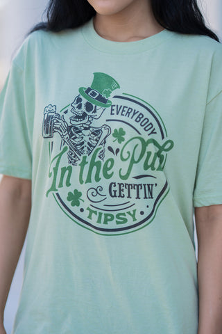 Everybody In The Pub Tee - barndoorboutiquetn