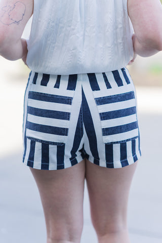 Main Street Maritime Shorts - barndoorboutiquetn