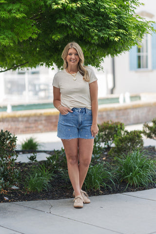 Daisy Daydream Denim Shorts - barndoorboutiquetn