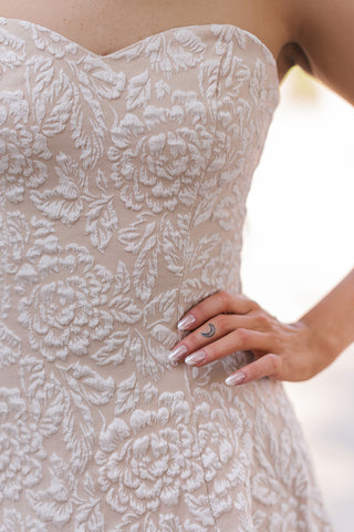 Champagne Lace Midi Dress - barndoorboutiquetn