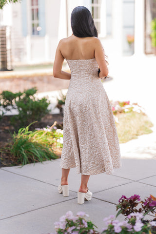 Champagne Lace Midi Dress - barndoorboutiquetn