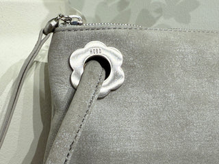 Daisy Daze Large Wristlet - barndoorboutiquetn