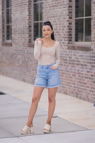 Vervet Embrace Midi Shorts - barndoorboutiquetn