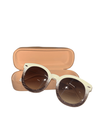 Chic Sunglasses & Case - barndoorboutiquetn