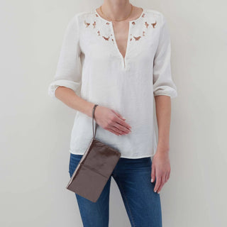 Evolve Wristlet