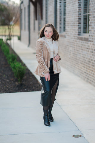 Holiday Cheer Velvet Blazer - barndoorboutiquetn